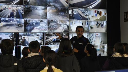 `Descubre a tu Policía´ en Las Rozas